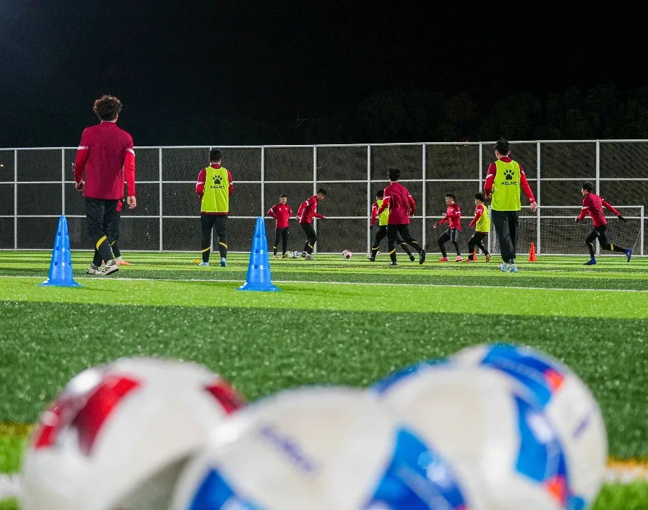 张志磊之后，又一位中国拳击人今天闪耀世界拳击舞台！