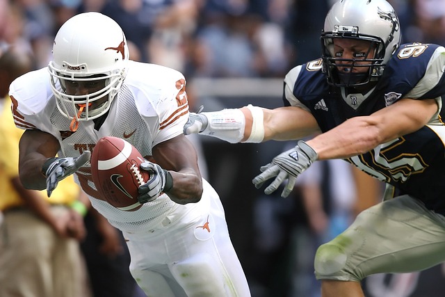 迪马：罗马引进埃切韦里和小火柴遇到阻碍，转会谈判陷入僵局